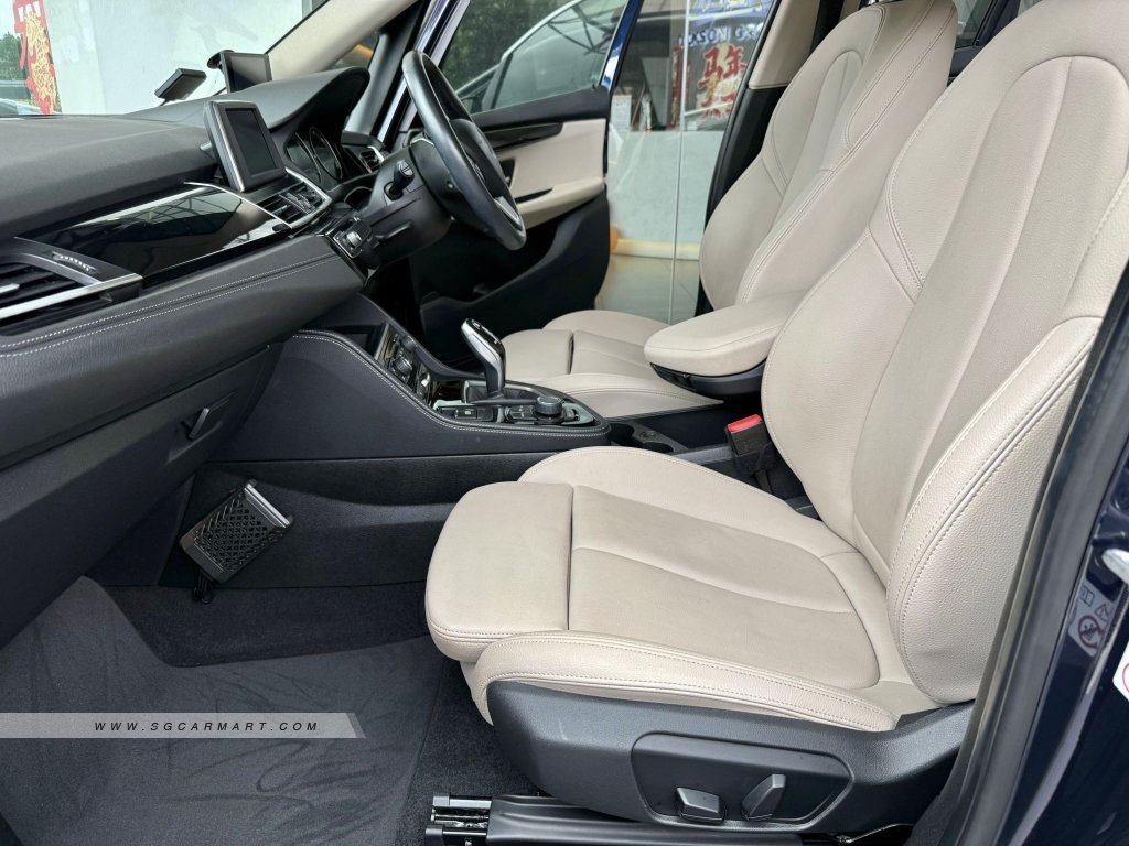 BMW 5 Series 523i Highline - Side Front