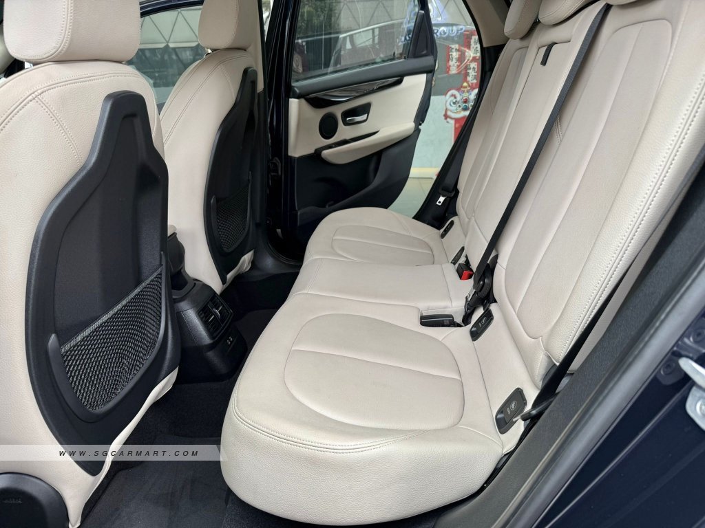 BMW 5 Series 523i Highline - Side Front