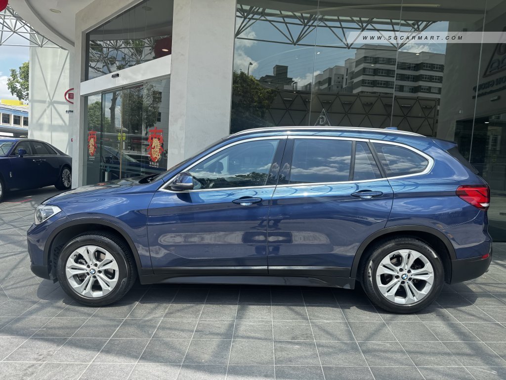 BMW 5 Series 523i Highline - Side Front