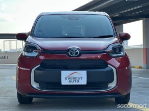 Toyota Sienta Hybrid 1.5A