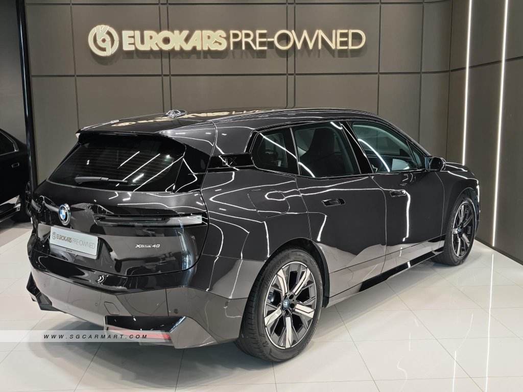 BMW iX Electric xDrive40 Sport