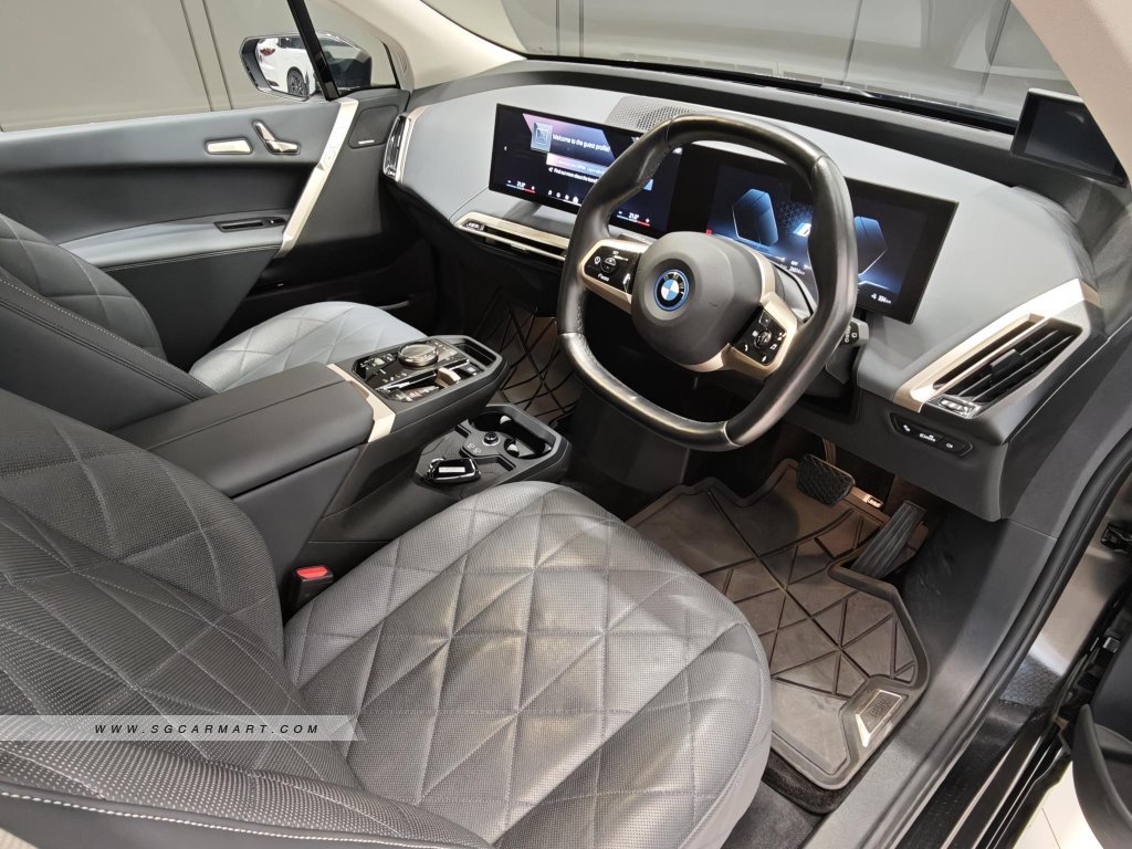 BMW iX Electric xDrive40 Sport