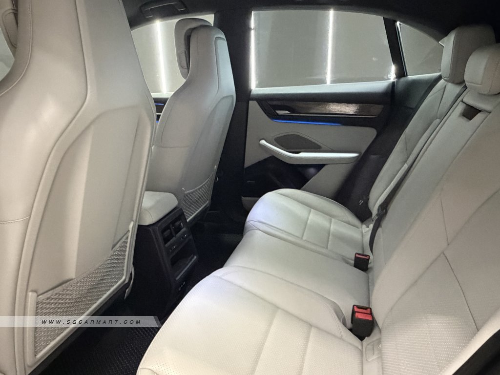 Porsche Macan 4 Electric