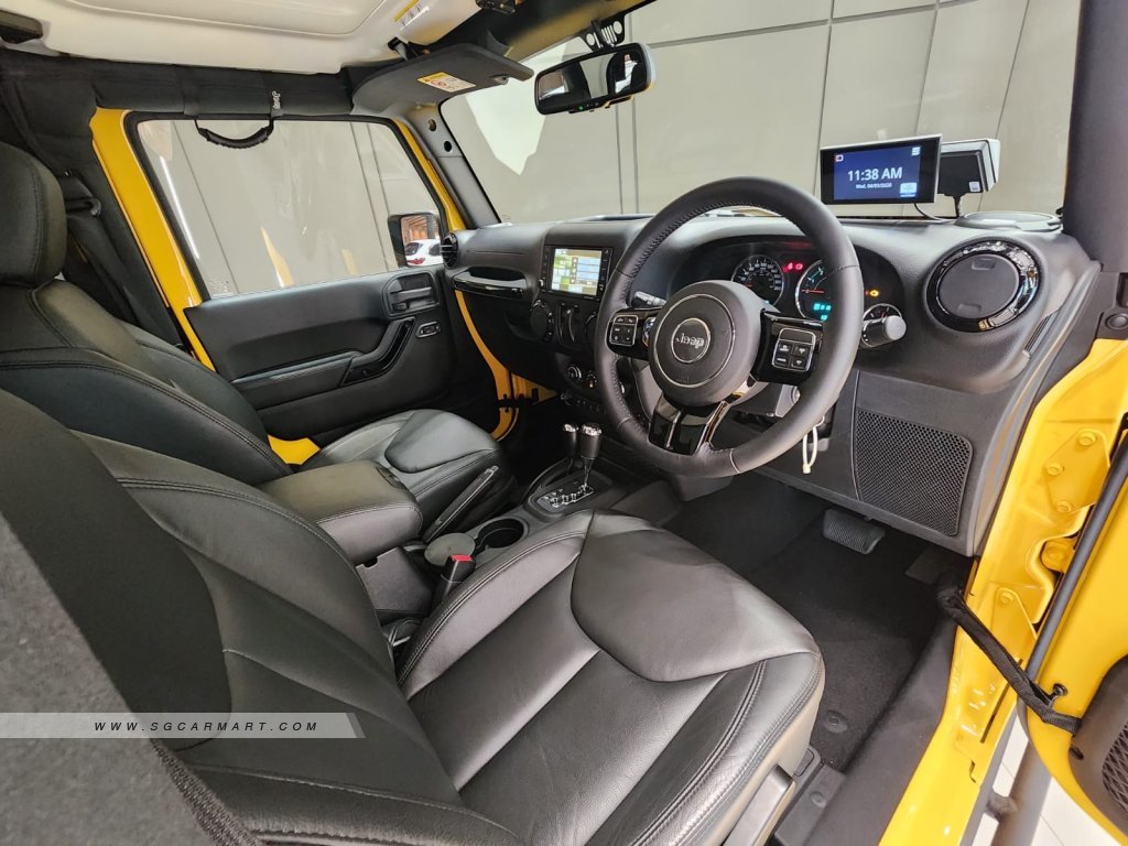 Jeep Wrangler Sahara 3.6A (COE till 09/2035)