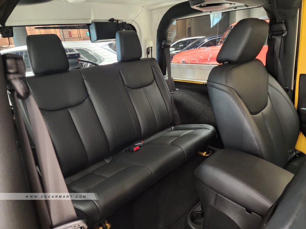 Jeep Wrangler Sahara 3.6A (COE till 09/2035)