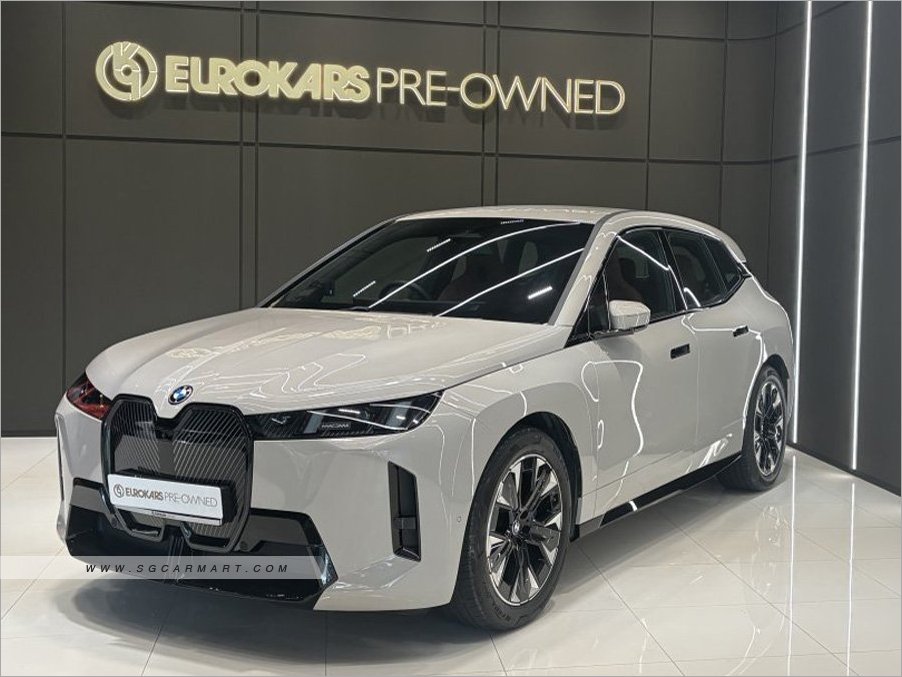 BMW iX Electric xDrive45