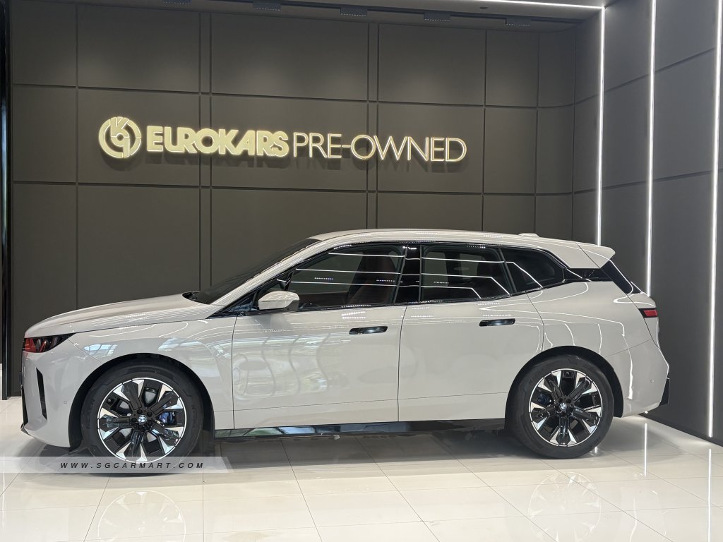 BMW iX Electric xDrive45