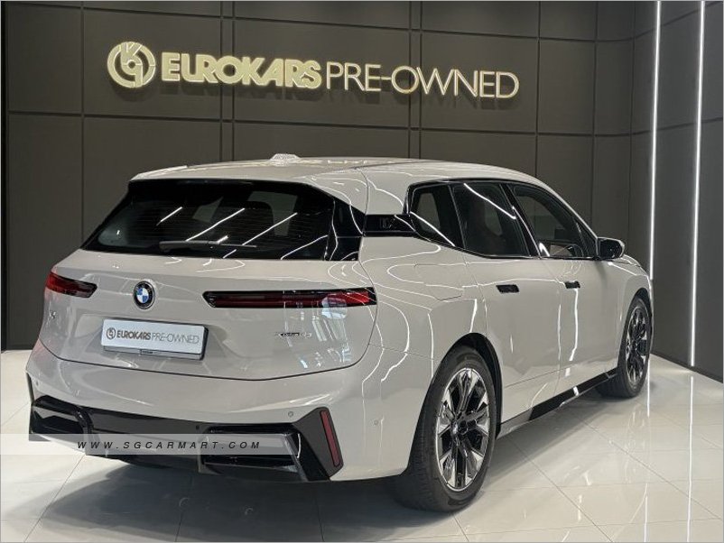 BMW iX Electric xDrive45