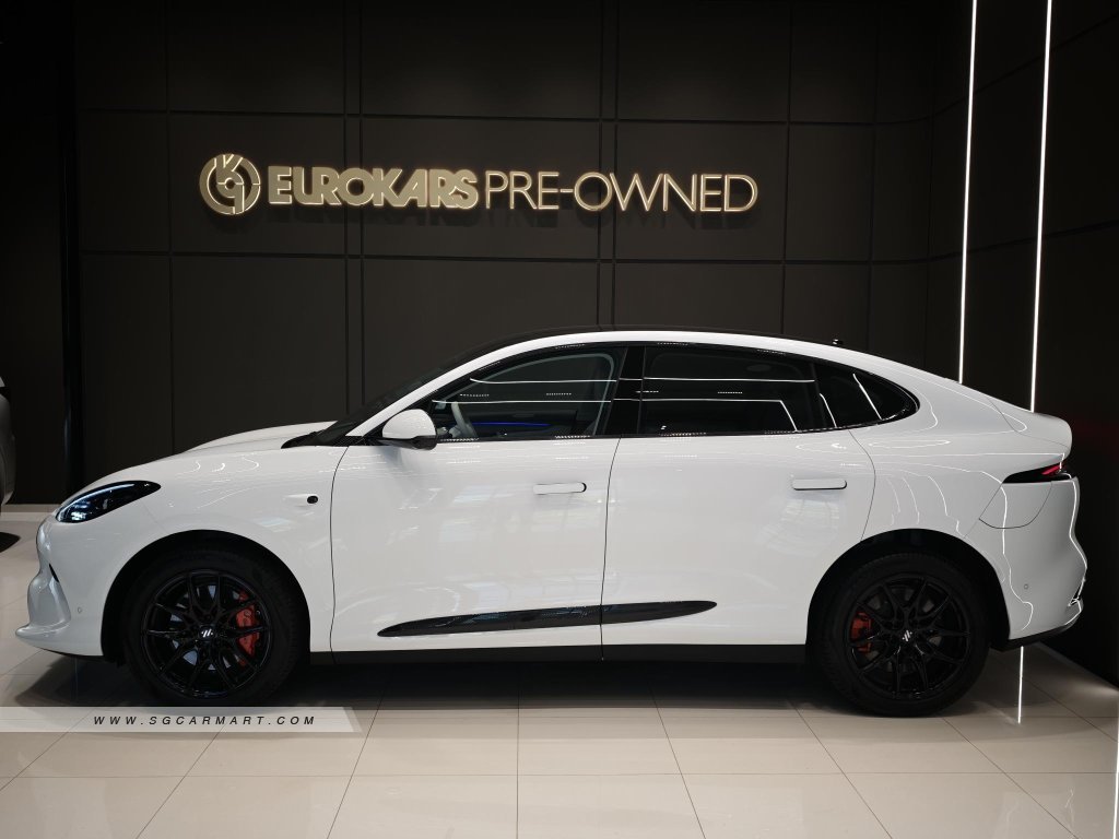 MG IM6 Electric Luxury