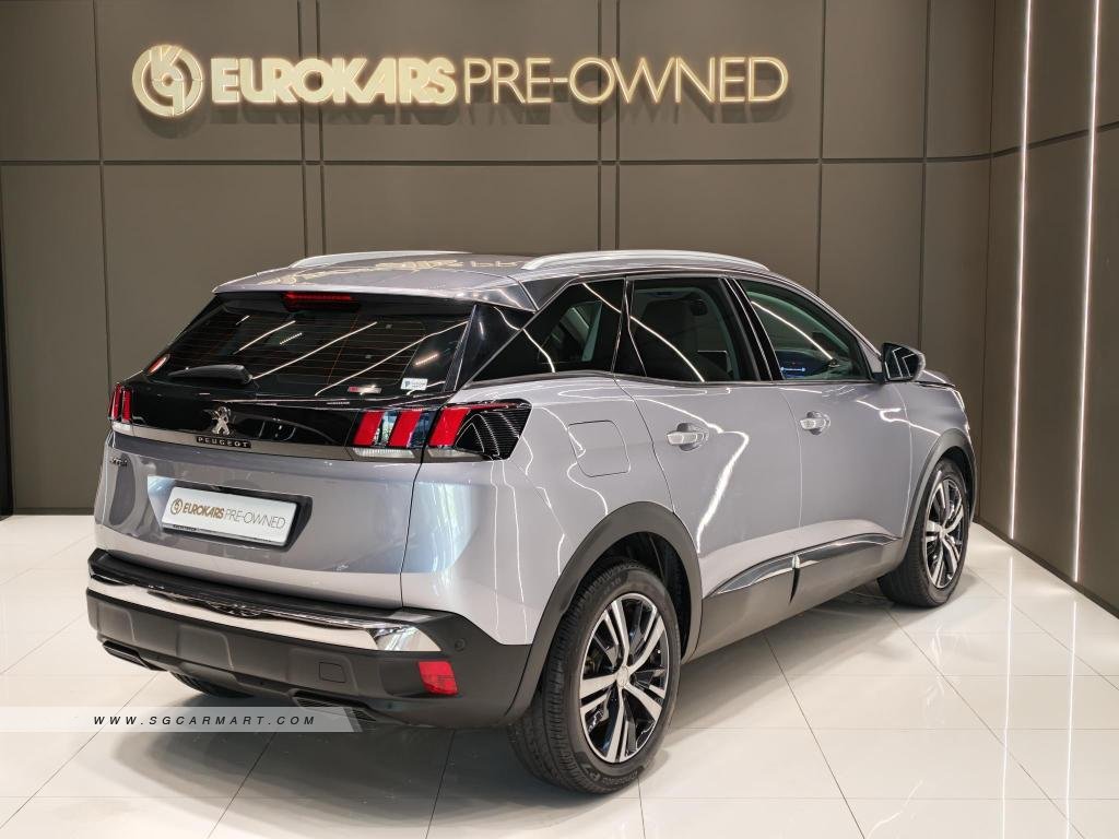 Peugeot 3008 1.2A PureTech EAT8 Allure