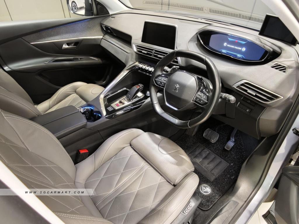 Peugeot 3008 1.2A PureTech EAT8 Allure