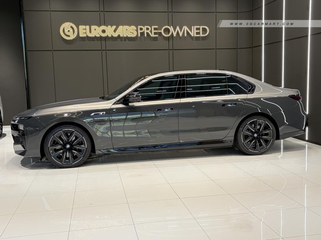 BMW i7 M70 Electric Individual xDrive