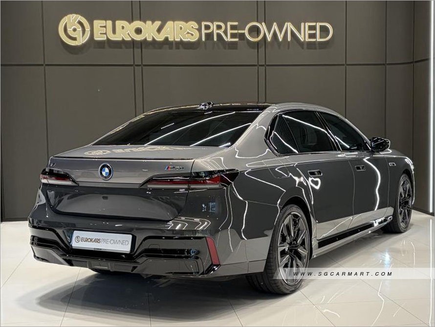 BMW i7 M70 Electric Individual xDrive