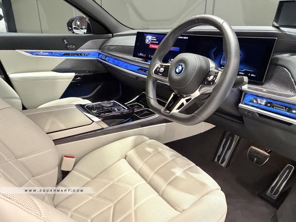 BMW i7 M70 Electric Individual xDrive