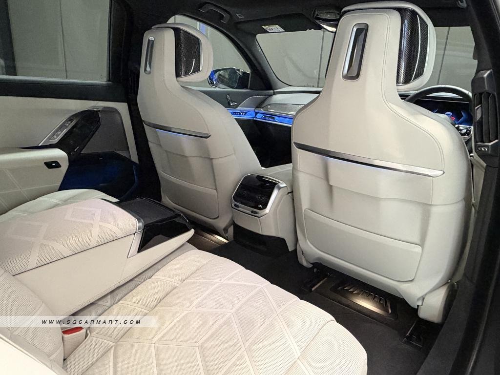 BMW i7 M70 Electric Individual xDrive