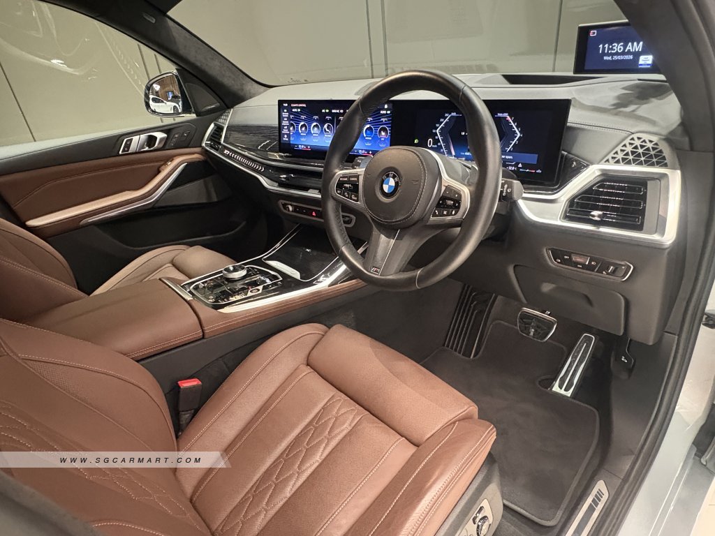 BMW X7 xDrive40i M-Sport 7-Seater