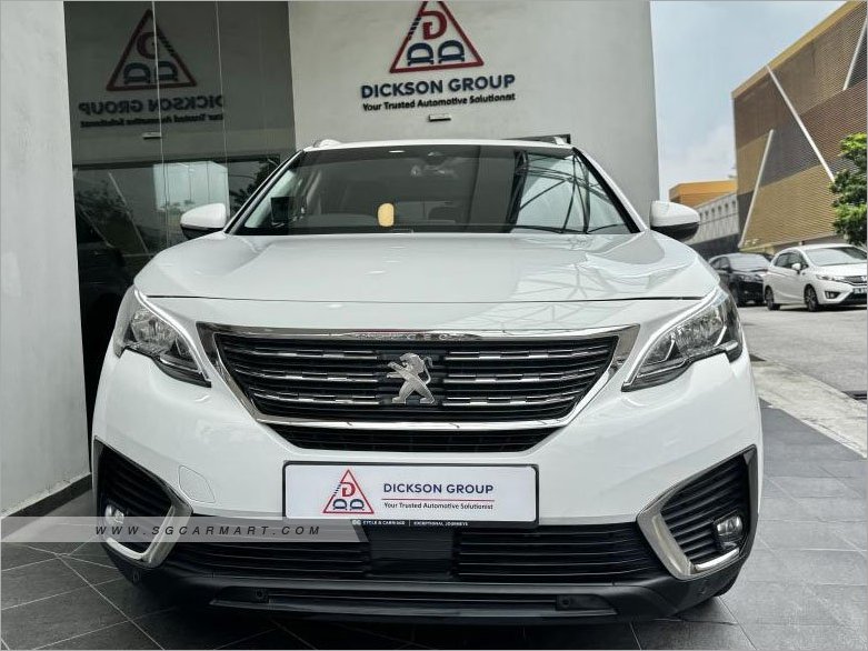 BMW 5 Series 523i Highline - Front