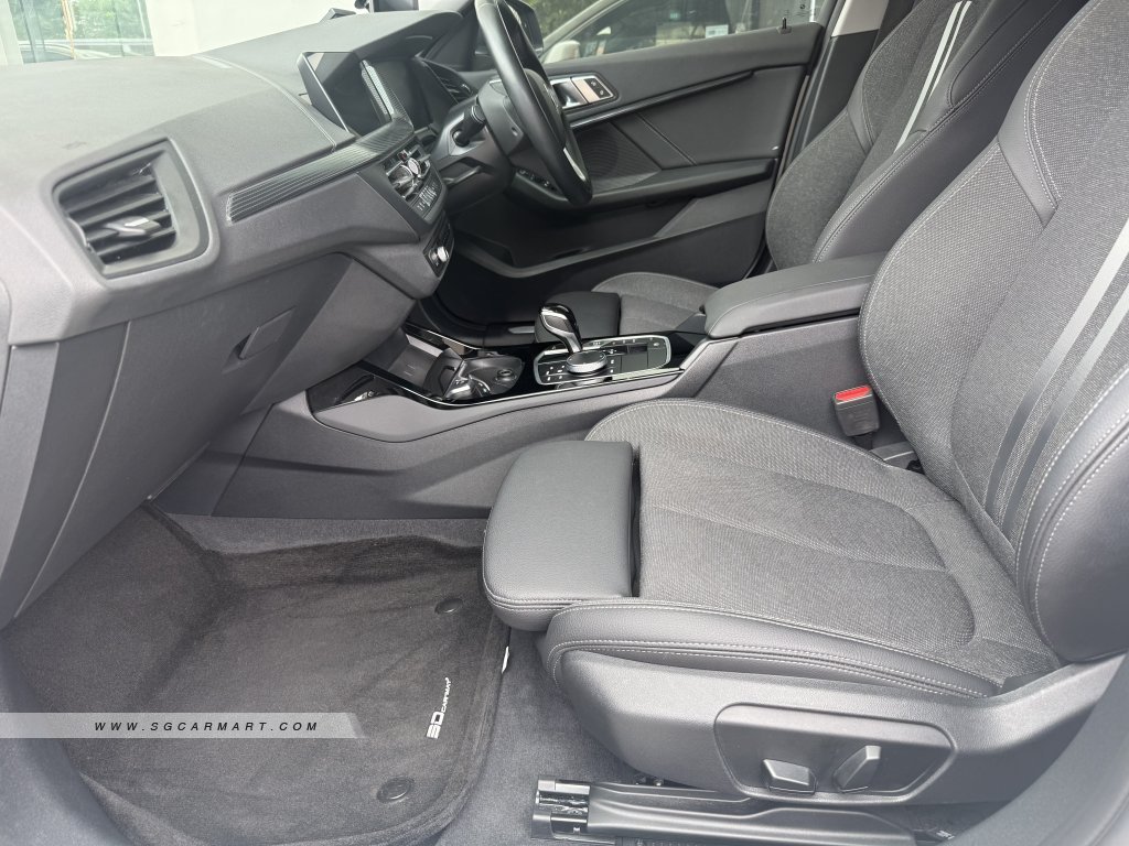 BMW 5 Series 523i Highline - Side Front