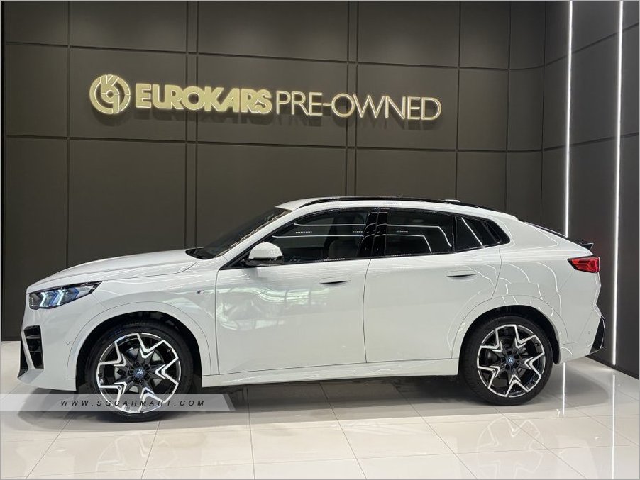 BMW iX2 Electric eDrive20 M-Sport