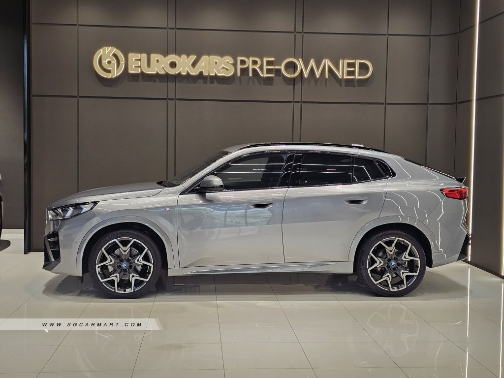 BMW iX2 Electric eDrive20 M-Sport