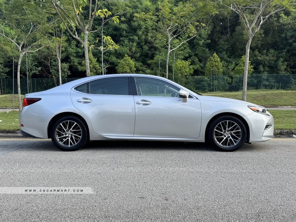 Lexus Es250 2018 photo 3