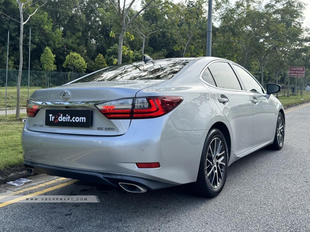 Lexus Es250 2018 photo 4