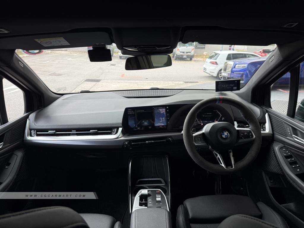 BMW 5 Series 523i Highline - Side Front