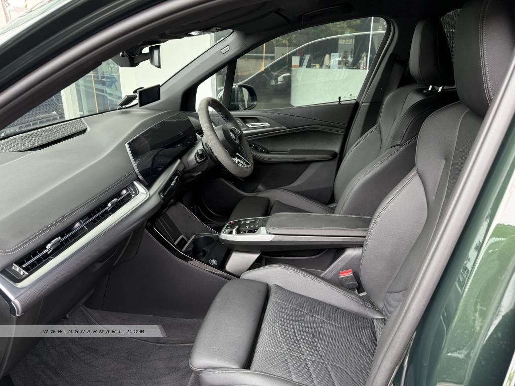 BMW 5 Series 523i Highline - Side Front