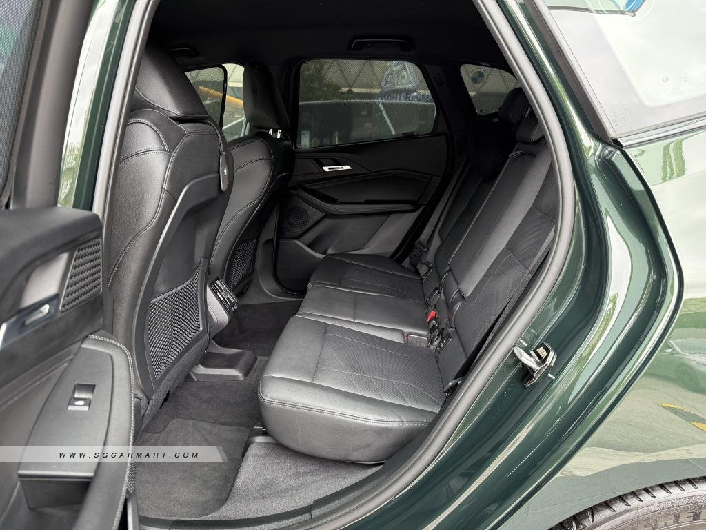 BMW 5 Series 523i Highline - Side Front