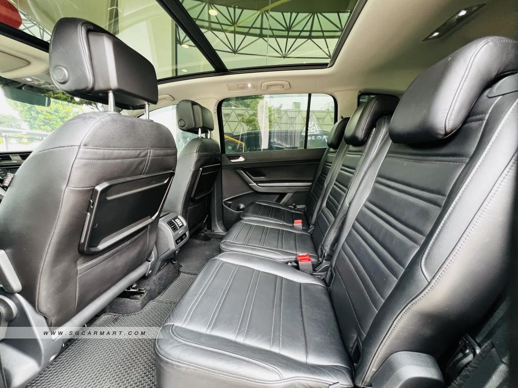 BMW 5 Series 523i Highline - Side Front