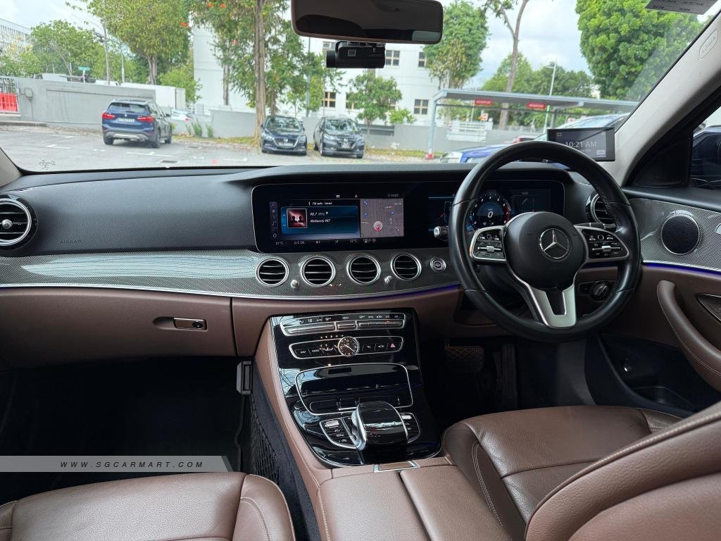 BMW 5 Series 523i Highline - Side Front