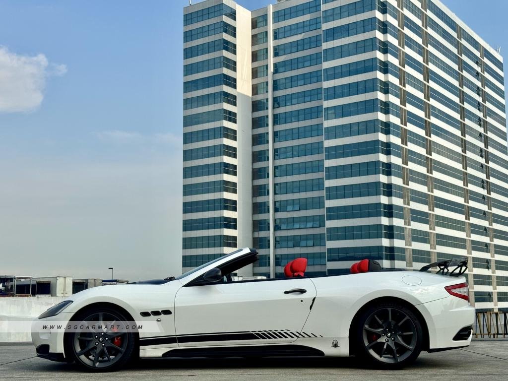 Maserati Grancabrio 2012 photo 3