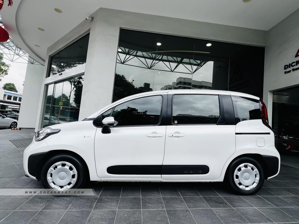 BMW 5 Series 523i Highline - Side Front