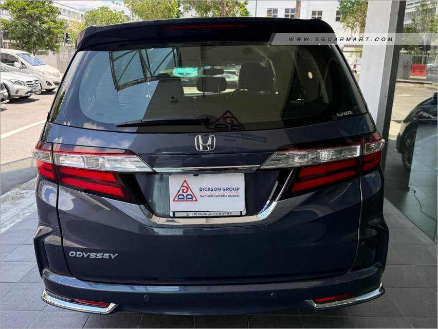 BMW 5 Series 523i Highline - Side Front