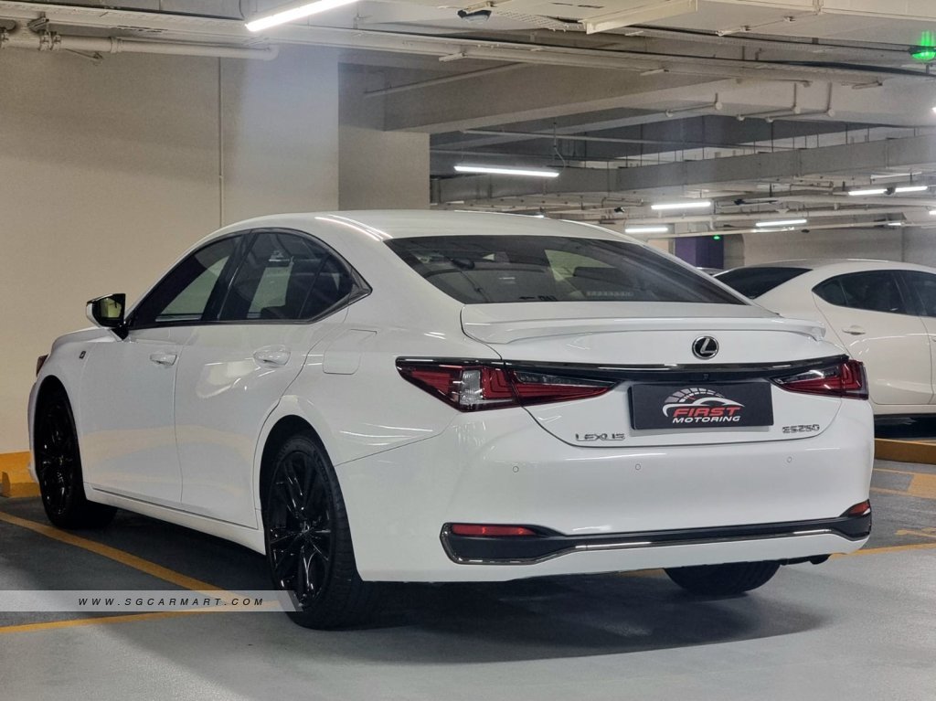 Lexus Es250 2022 photo 4