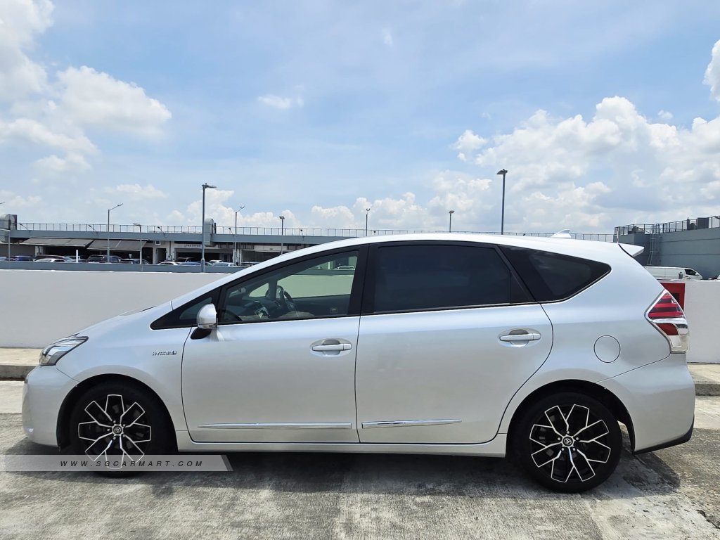 Toyota Prius Plus 2020 photo 3