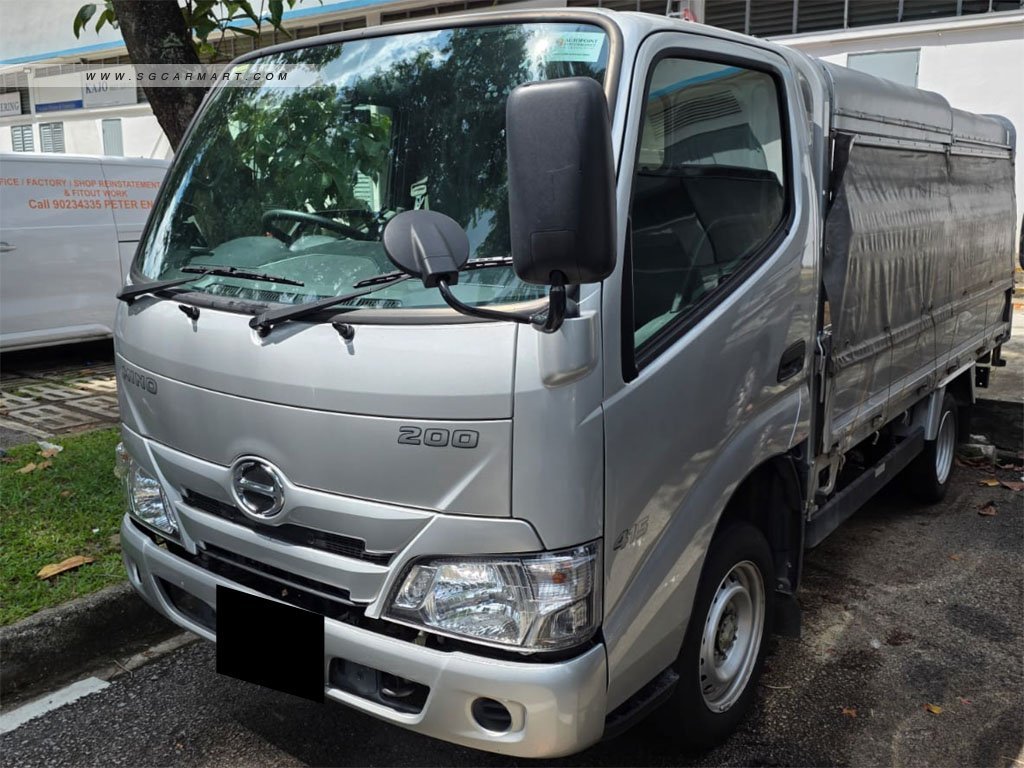 Hino Dutro 2024 photo 2