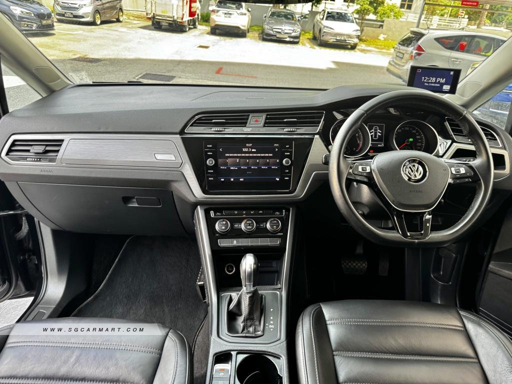 BMW 5 Series 523i Highline - Side Front
