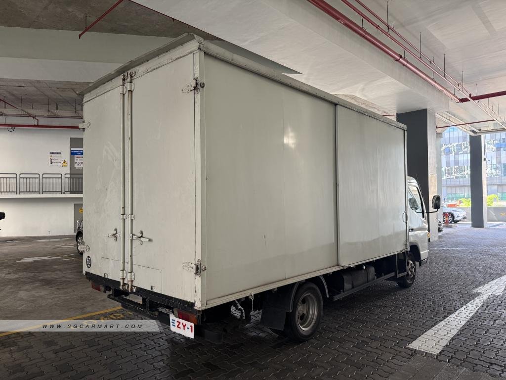 Mitsubishi Fuso Canter 2014 photo 3