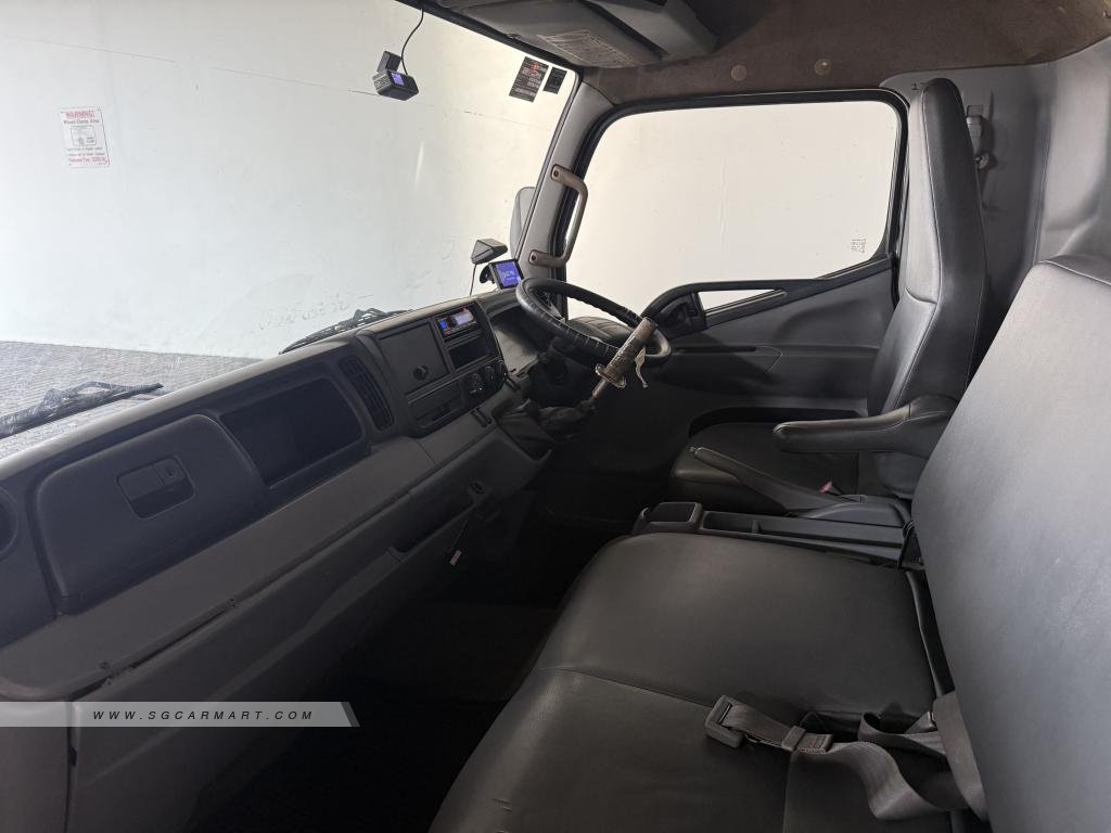 Mitsubishi Fuso Canter 2014 photo 4