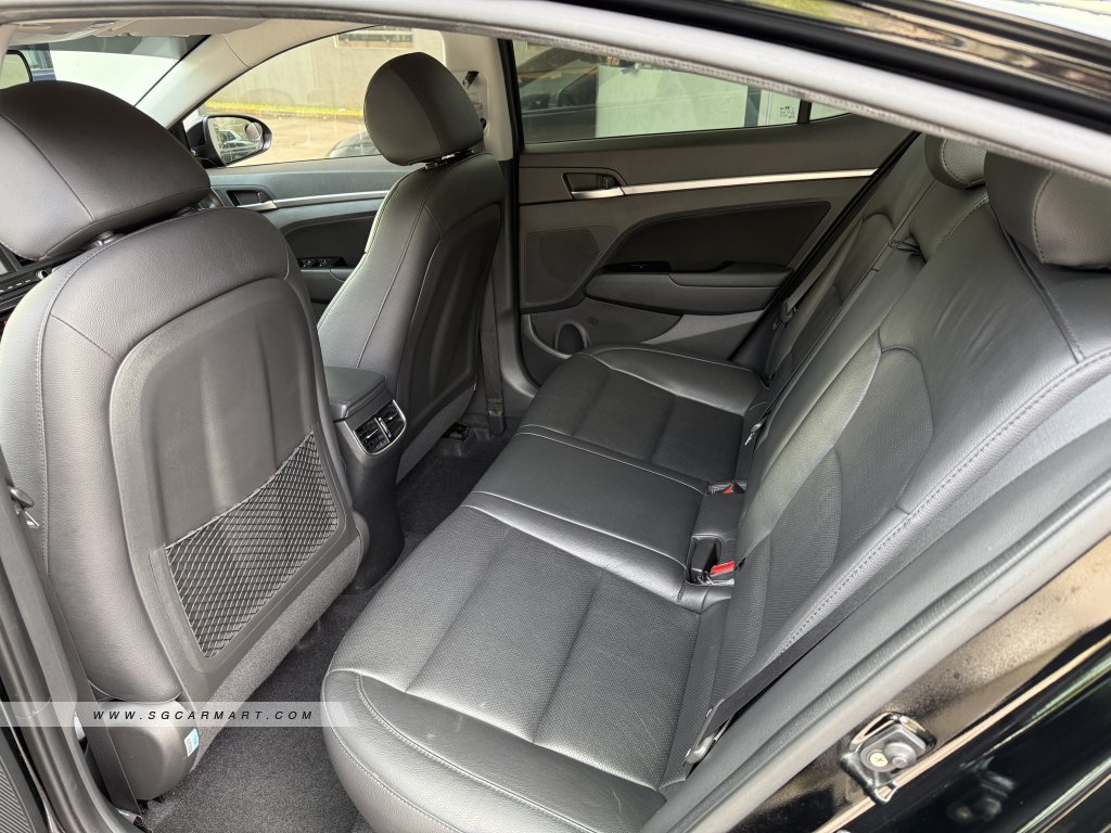 BMW 5 Series 523i Highline - Side Front