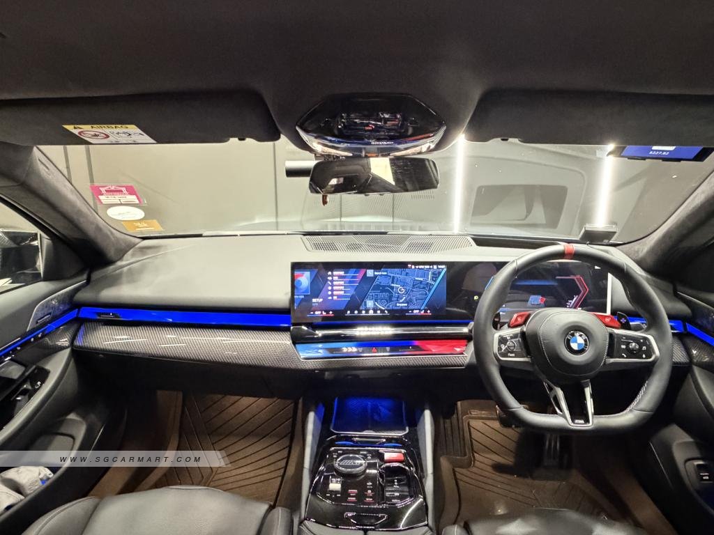 BMW M5 Sedan Plug-in Hybrid 4.4A M xDrive