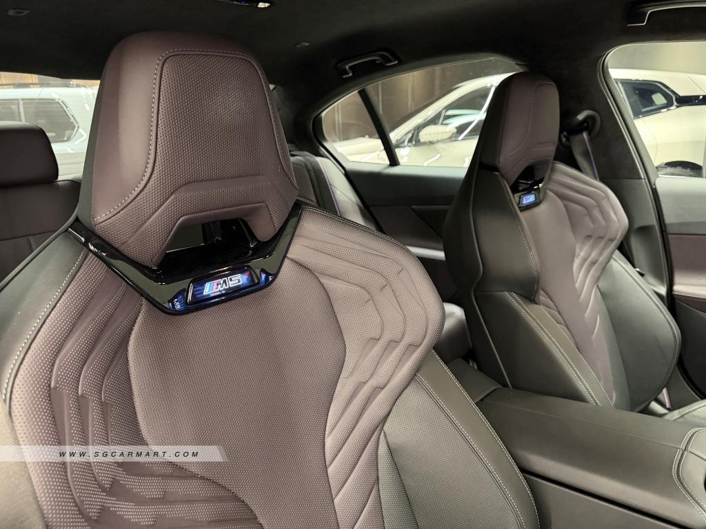 BMW M5 Sedan Plug-in Hybrid 4.4A M xDrive