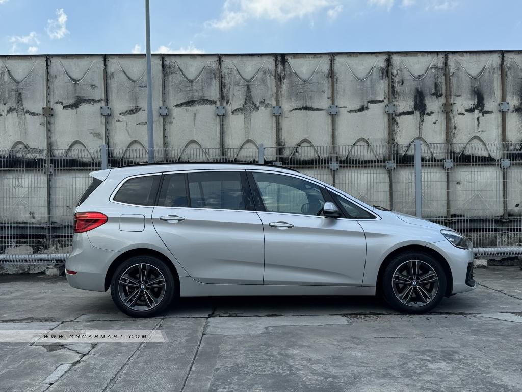 BMW 2 Series 2021 photo 2