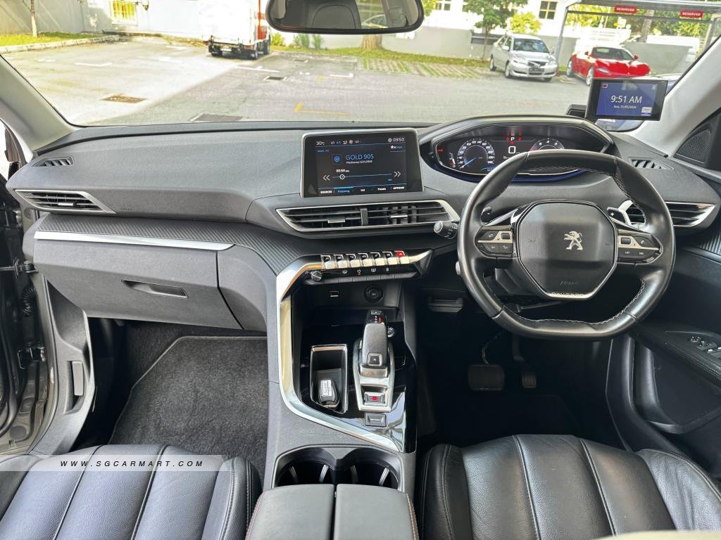 BMW 5 Series 523i Highline - Side Front