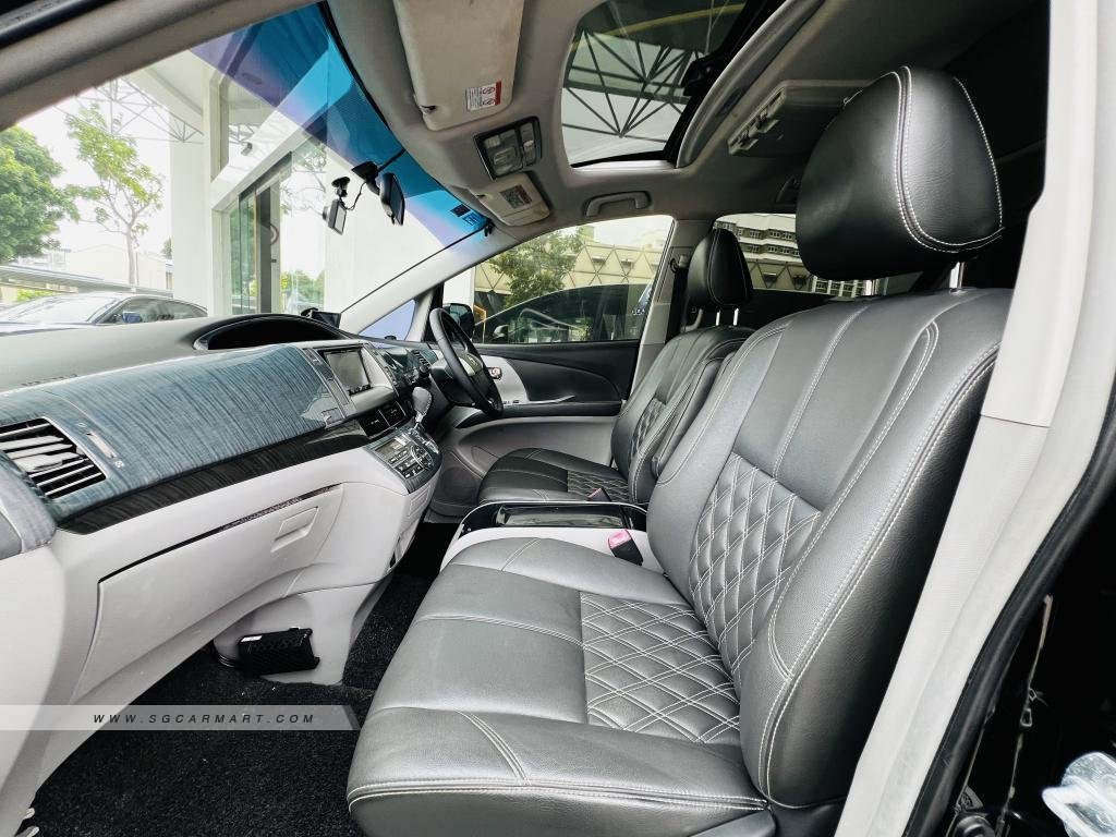 BMW 5 Series 523i Highline - Side Front