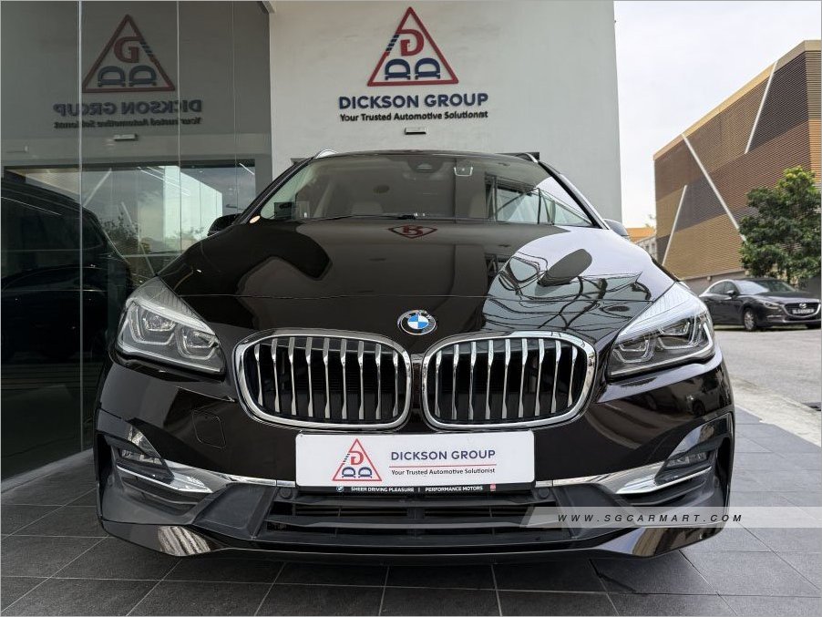 BMW 5 Series 523i Highline - Front