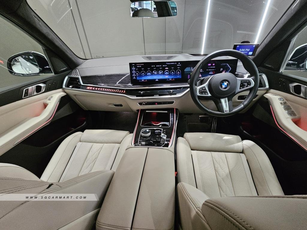 BMW X7 xDrive40i M-Sport 7-Seater