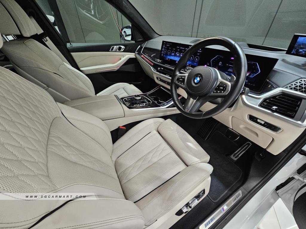 BMW X7 xDrive40i M-Sport 7-Seater