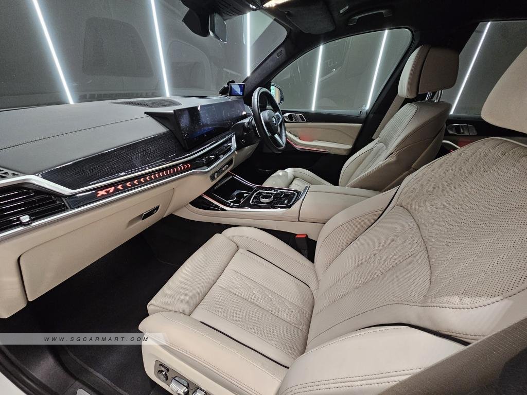 BMW X7 xDrive40i M-Sport 7-Seater